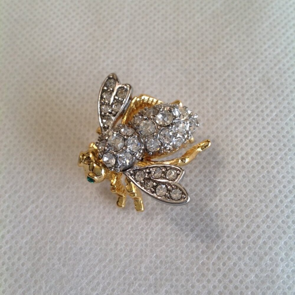 Vintage Joan Rivers Gold Silver Rhinestone Green Eyes Bee Pin Brooch